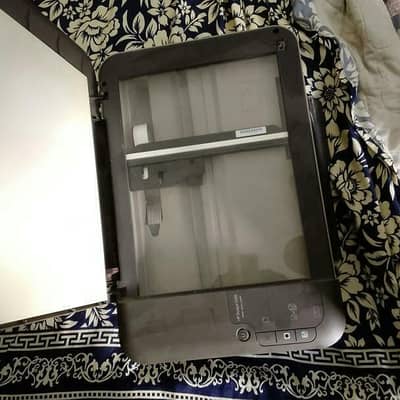 hp deskjet not used much in 10/9 condition.