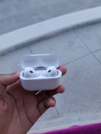 Air pods pro in good condition