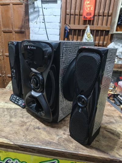 audionic rainbow R-30 (only 15 days used)