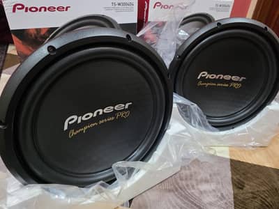2 12" Pioneer Champion Series Pro TS-W3004D4 2400 watts New Condition