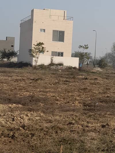 ZEEE Marketing Offers 10 Marla Near to Park & Mosque Awesome Location in DHA Phase 8 S block Available