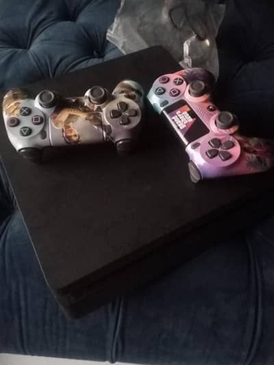 25k to 30k PS4 with custom two controllers