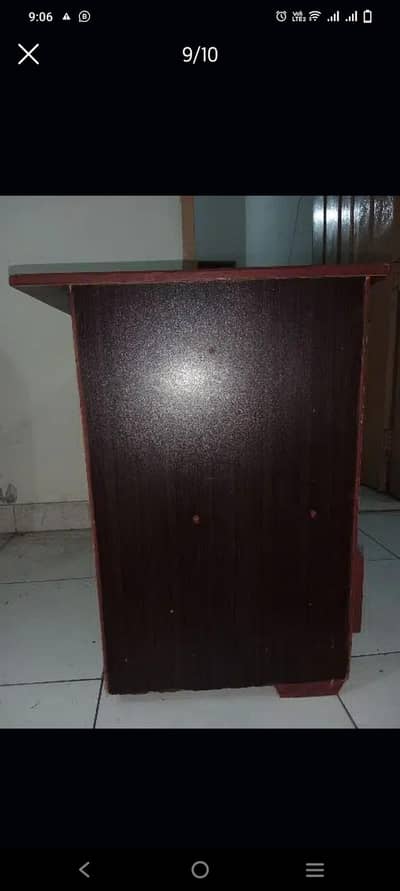 iron stand wooden table