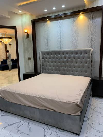 10 Marla Beautiful FULLY FURNISHED House Available For Rent In Bahria Town Lahore