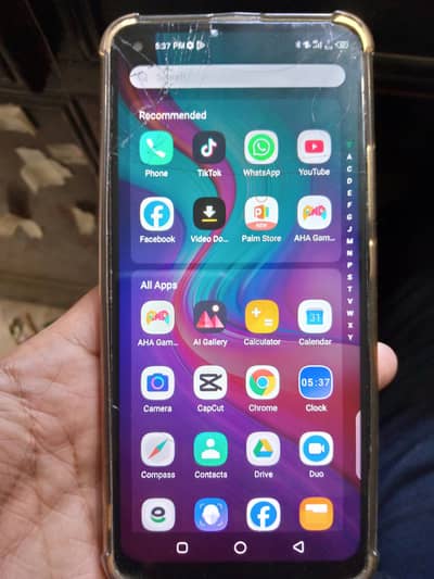 Infinix s5 4/64 glass break hai use me bikul ok hai Whtsap 03112683102