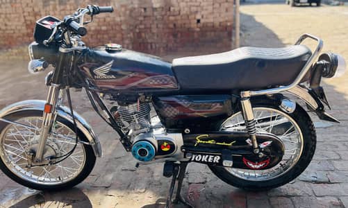 Honda 125 23/24 1st owner total genine Bio &document on spot 165k Fnl