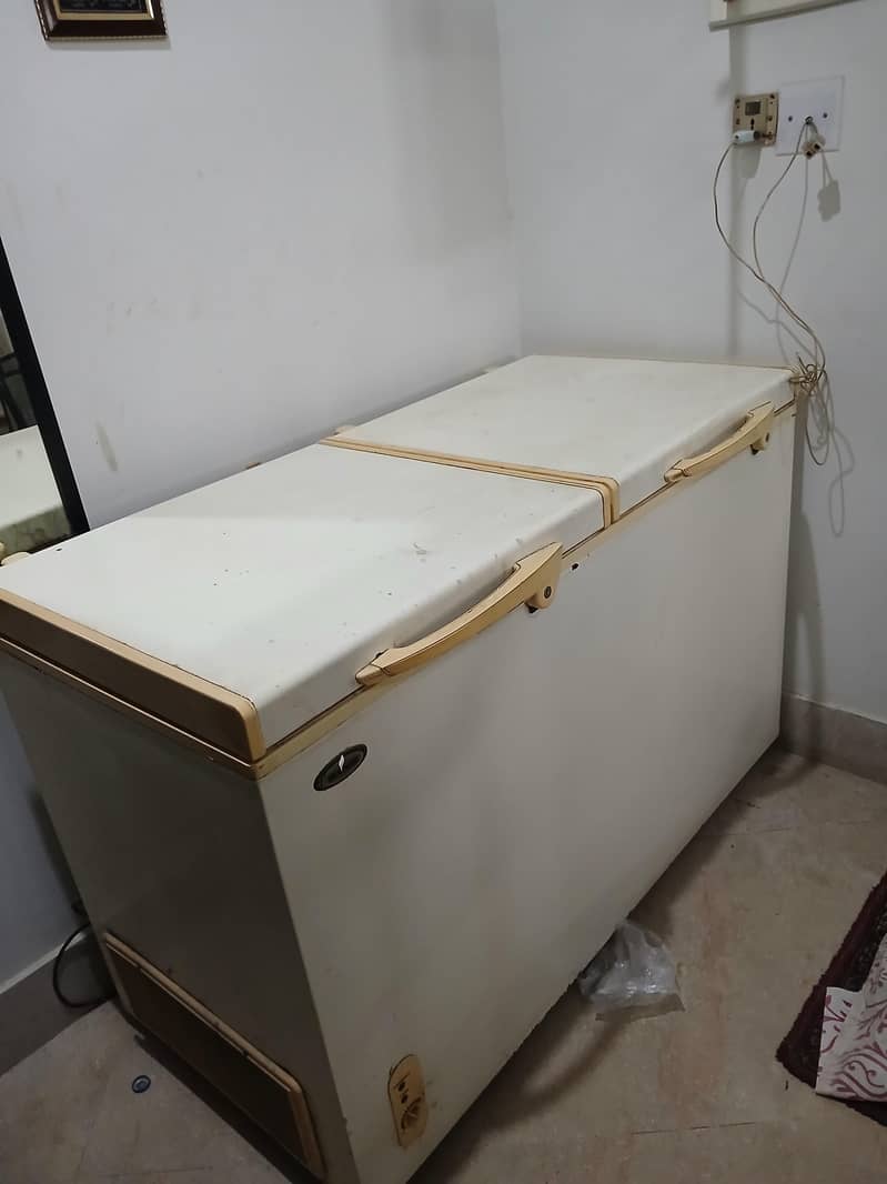 Deep freezer - Freezers - 1110734131