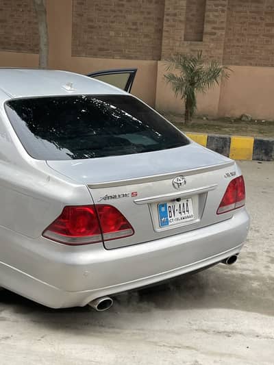 Crown 2005 with 1f3 special silver paint from factory