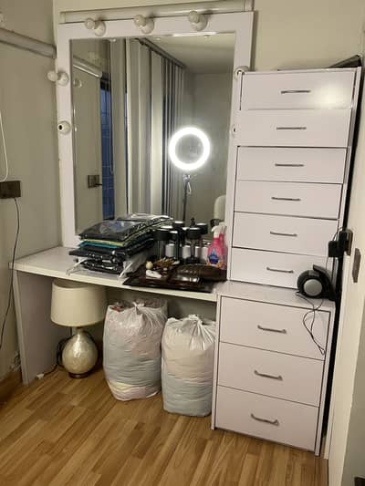 Mirror Vanity Dresser/Dressing Table