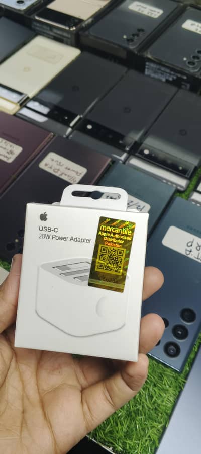 APPLE ORIGINAL 20W ADAPTER