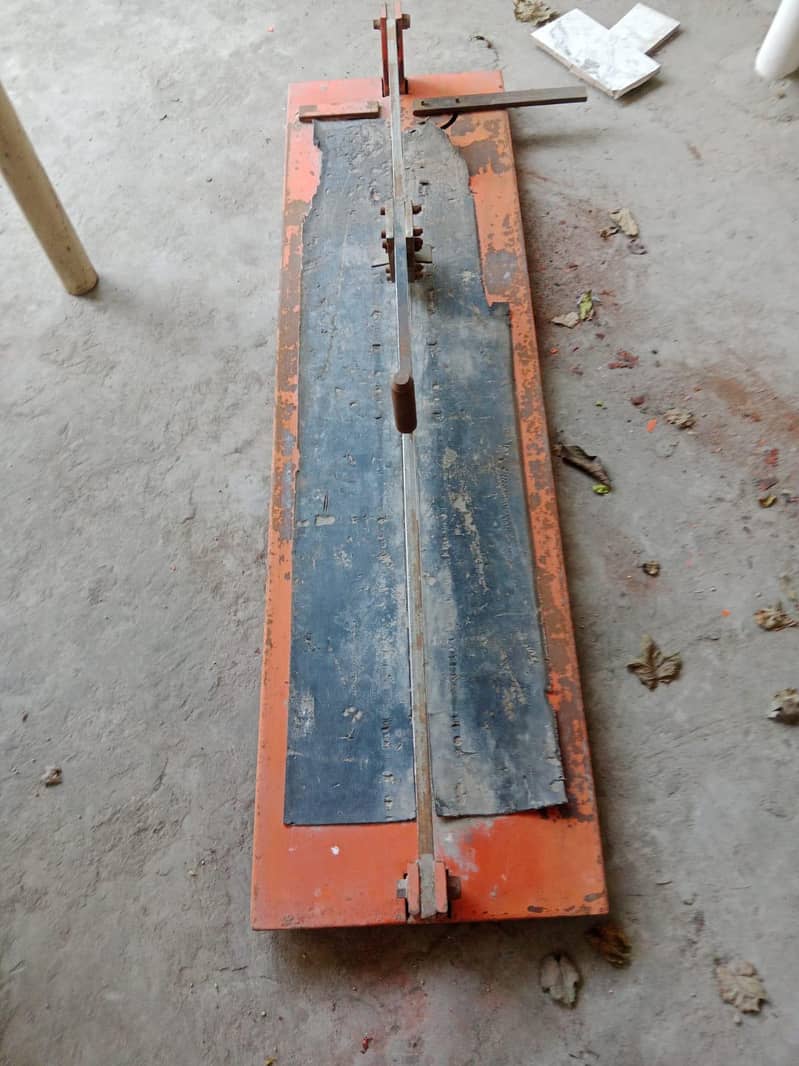 Tile cutting machine 1