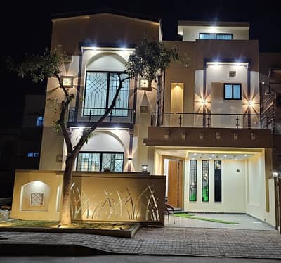 7 MARLA DOUBLE UNIT BOULAWARD HOUSR FOR SALE