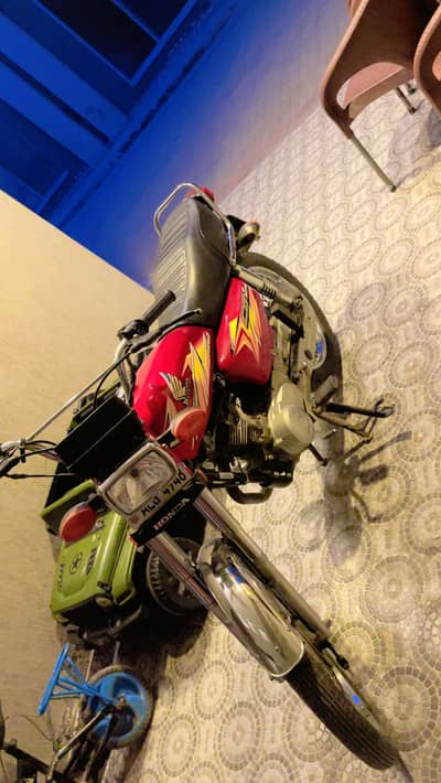 Honda 125 10/10 New condition only 18k used