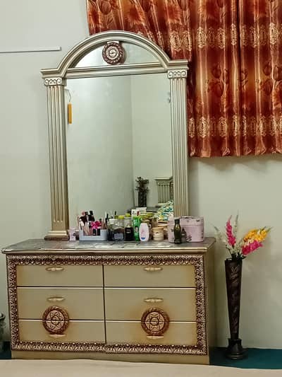 Dressing table