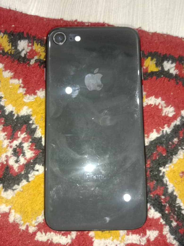 Apple iPhone 8 0