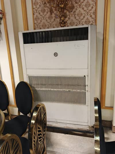 8 ton ac for urgent sale