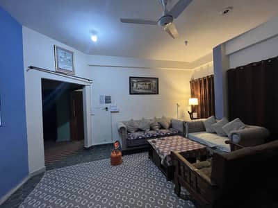 4 MARLA FLAT FOR RENT