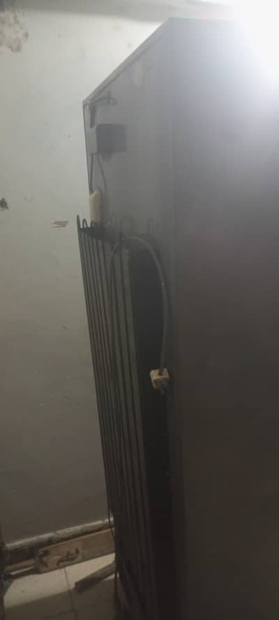 Good Condition 50 Cubic Dowlance Refrigerator for sell immediately