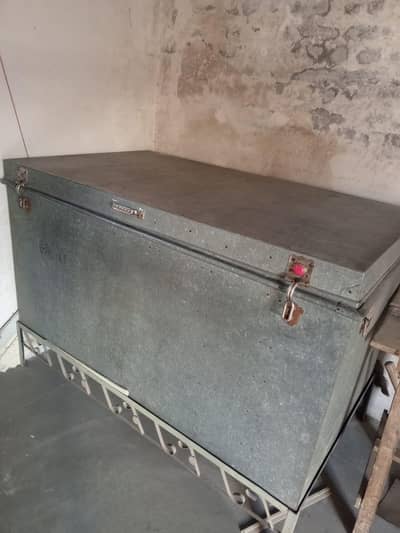 Peti/Trunk New condition