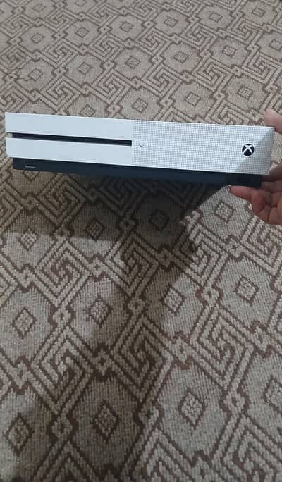 Read ad. xbox one s 500 gb with original controller and games for sale