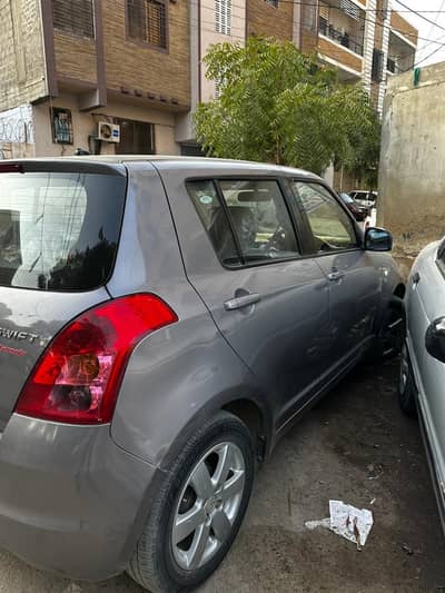 Suzuki Swift 1.3 DLX NAVIGATION