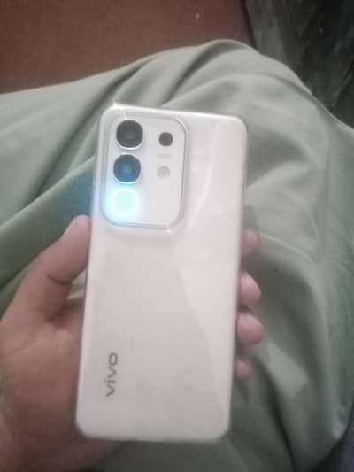 bilkul new ha 3 den pahly liya tha