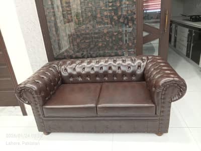 2 Seatr use candtion  lather pushish