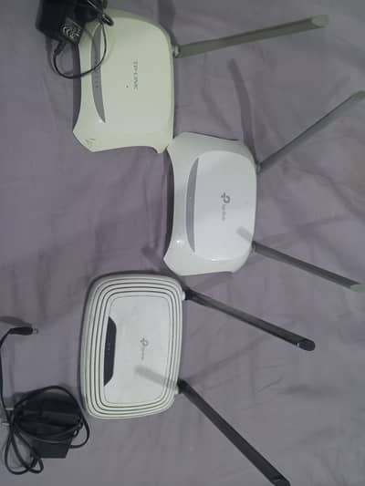 3 TP-LINK Internet Devices