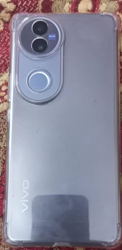 Vivo V50