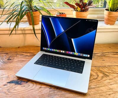 Macbook Pro M1 Max 16 inch | 64GB RAM | 1TB SSD | 32CC GPU