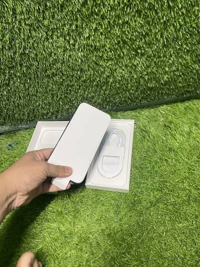 Iphone 17 pro max just box open (512gb) 2 battery cycle only