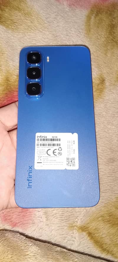 Hot 60i 8+8/ 256 11 months warranty available