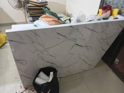 counter hy display  shop ka.