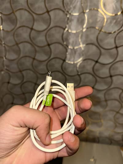 Har mobile ka original charger kr cable available hain  guaranteed