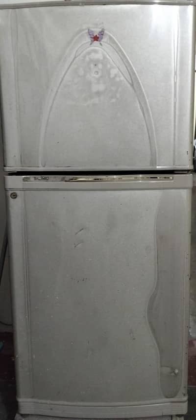 Dawlance double door fridge in good condition