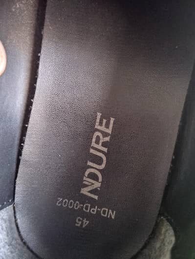 Service  shoes   few times used )   only 1350/-