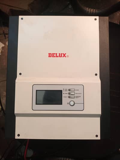 Delux 12v single battery 900 watt condition 10/10