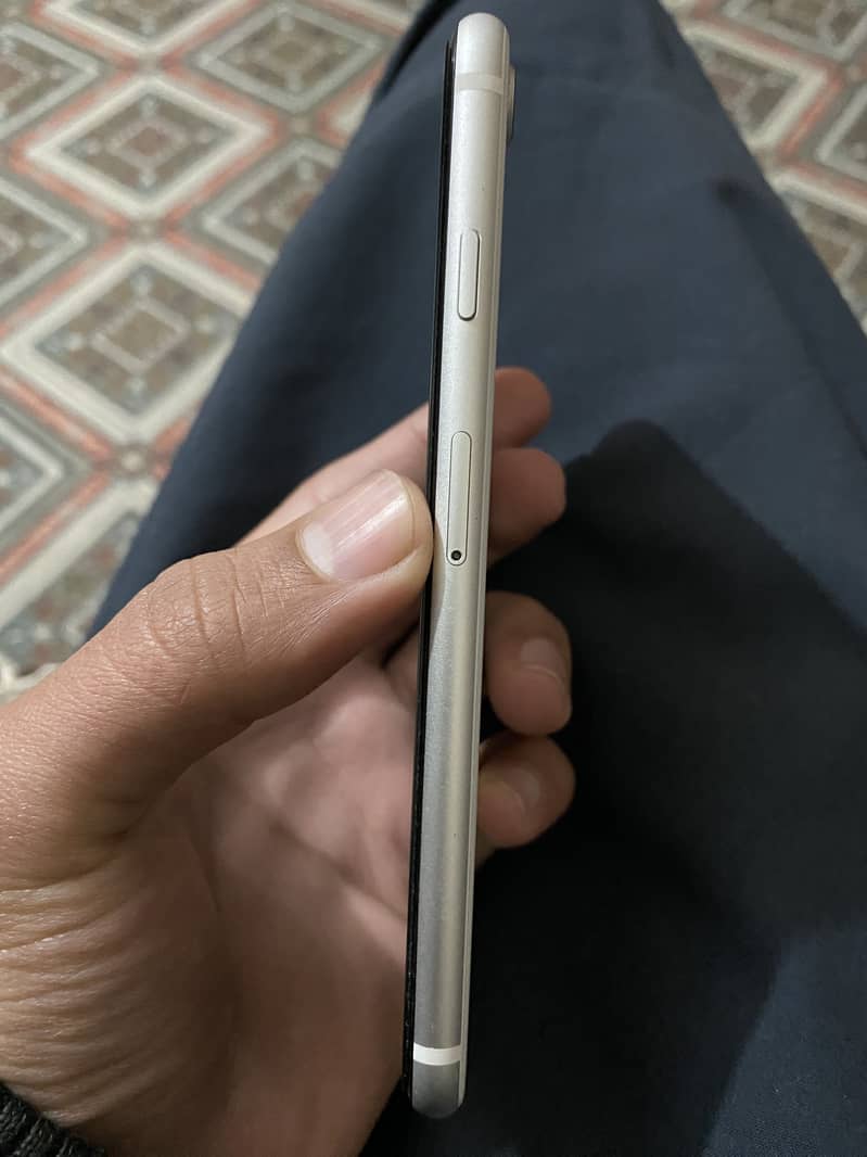 iphone SE 2nd Generation 1