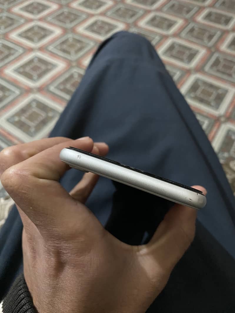 iphone SE 2nd Generation 6