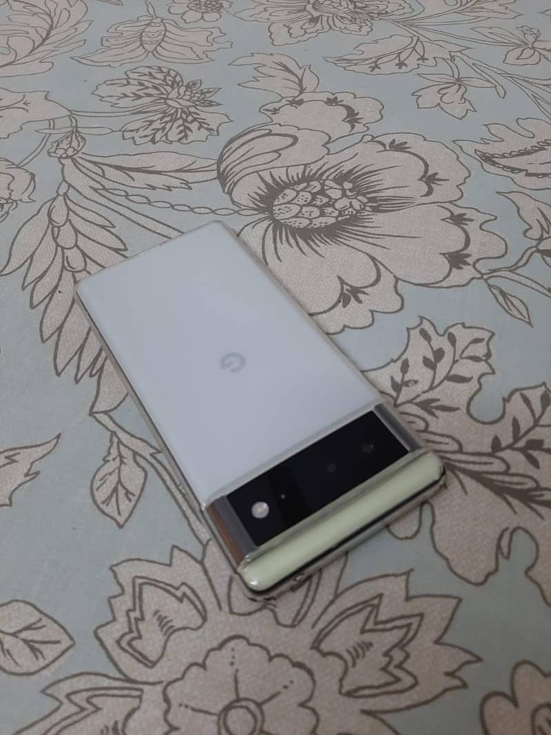 Google Pixel 6 4