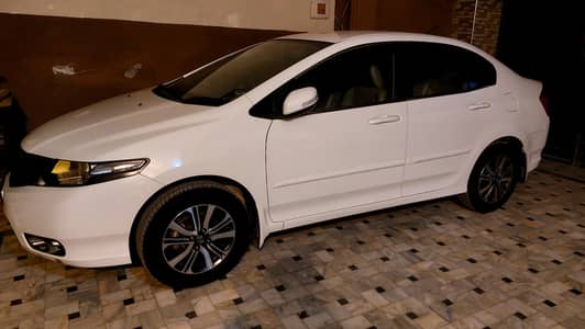 Honda City 2017 Model only 64000 Driven  Bumper to Bumper genuine.