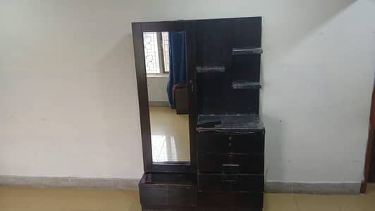 dressing table