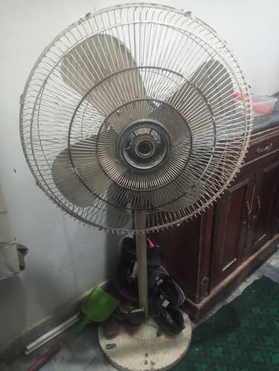 pedestal fan