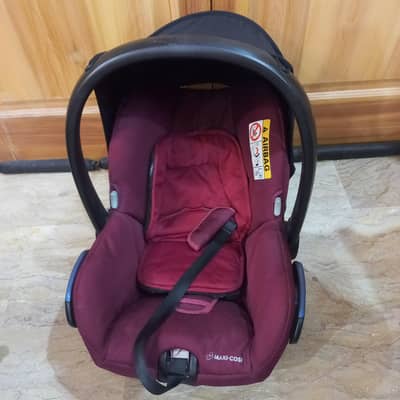 maxi cosi  baby carrier