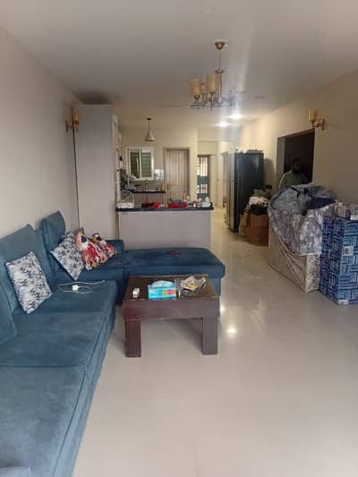 Perfect 2300 Square Feet Flat In Tariq Road For rent