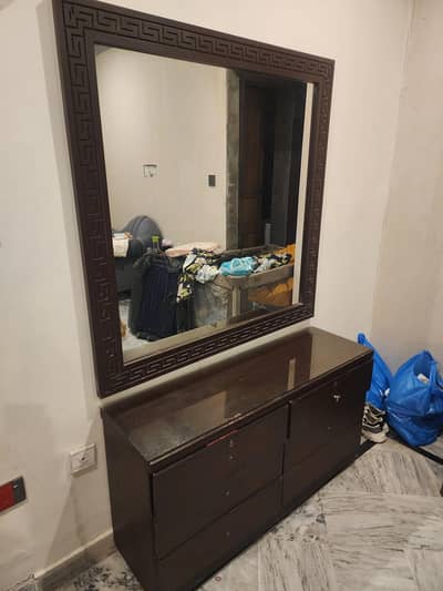dressing table , Mirror and storage box