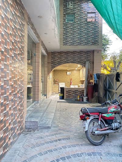 10 Marla Hostel Buliding Furnished For Sale