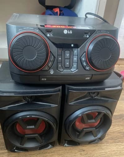 LG Stereo 300 w model   ck43