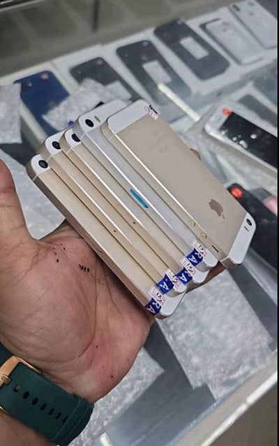 IPhone 5s 64GB PTA Approved My whatshapp number 03013564778 for sale
