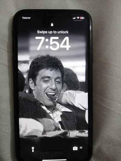 IPHONE XR FACTORY UNLOCKED